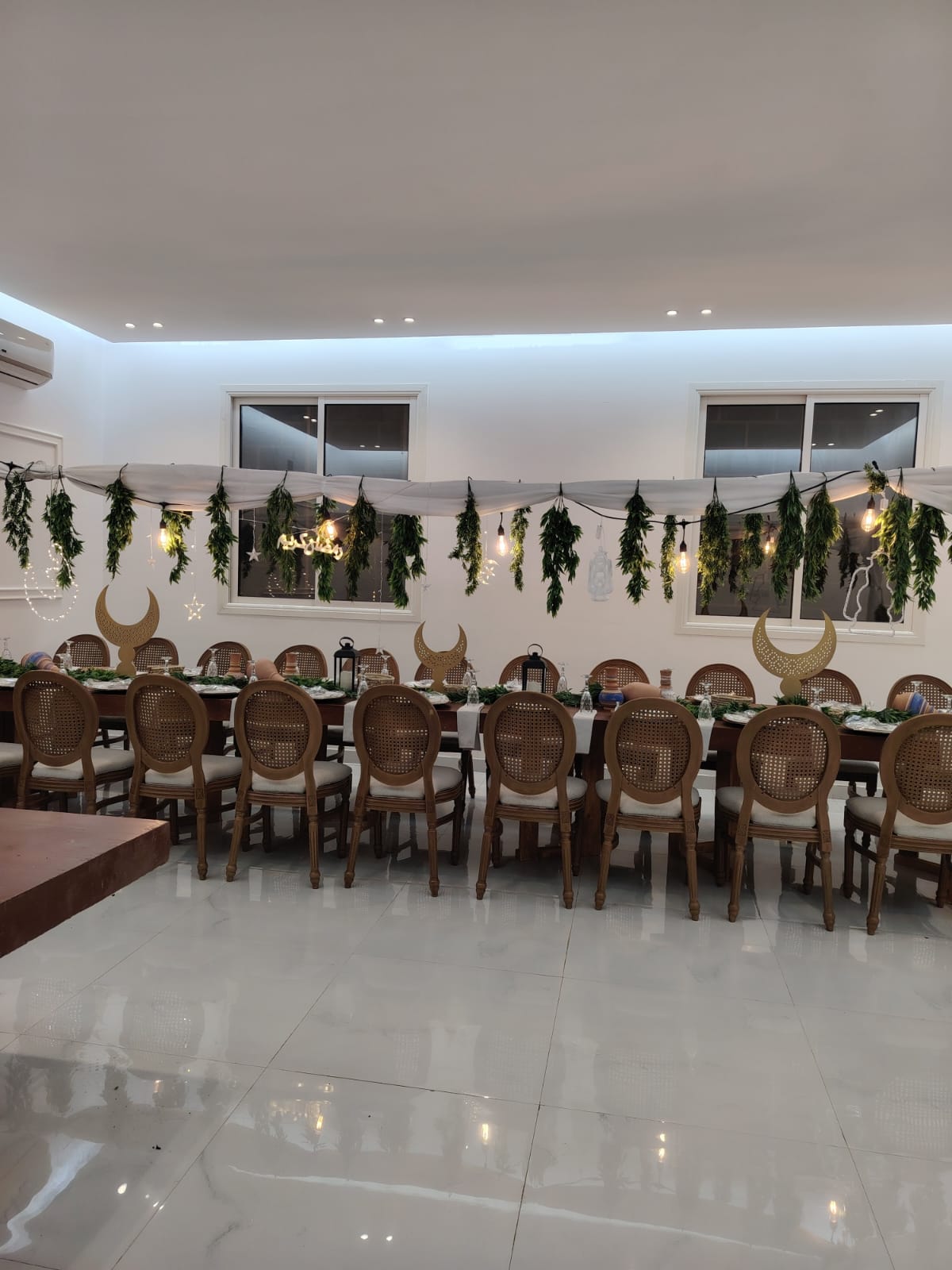 طاولات بأسلوب ريفي في الرياض — صورة 3 — الرياض