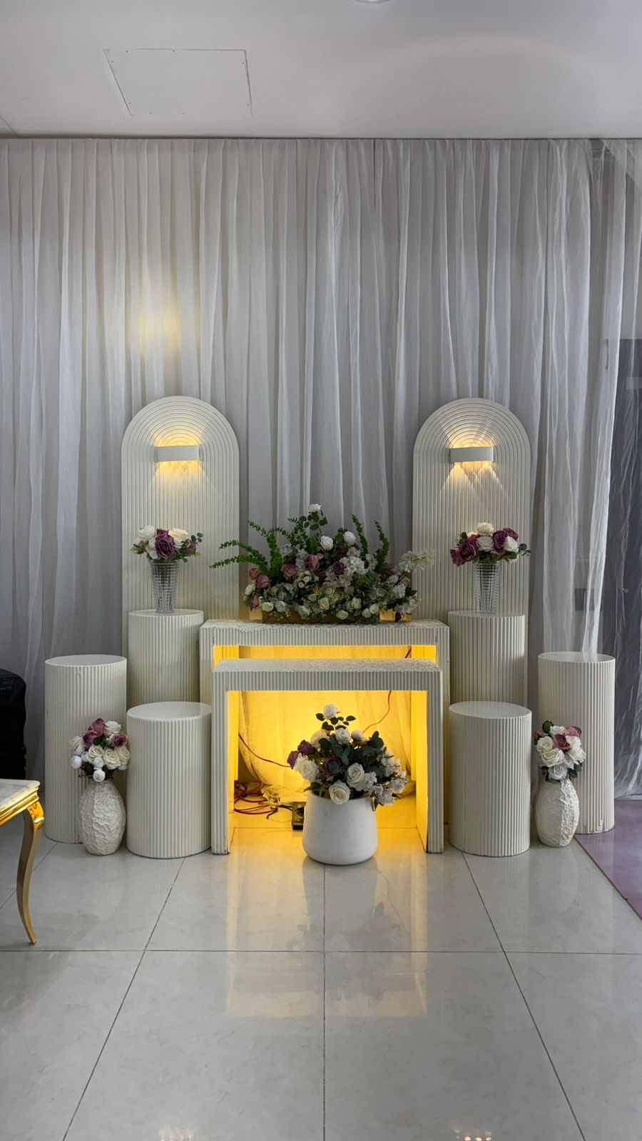 غلاف المقال: تنظيم حفلات الشركات في الرياض: خطط عملية للقاعات والاستراحات